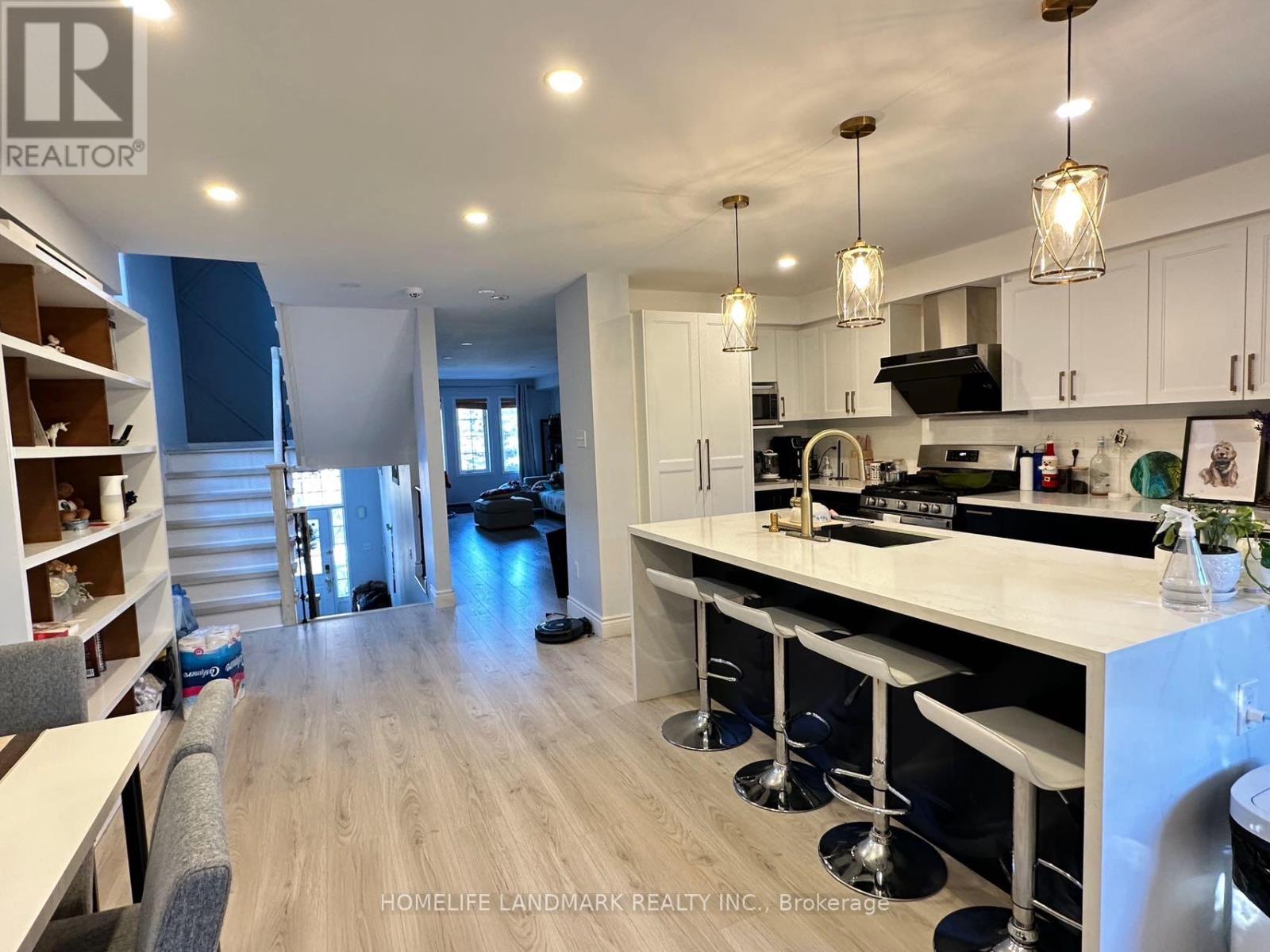 Photo 9 of 8 601 Shoreline Drive, Mississauga ON