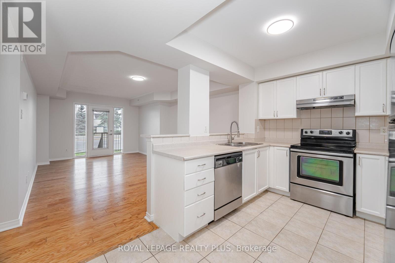 Photo 10 of 107 5100 Winston Churchill Boulevard, Mississauga ON