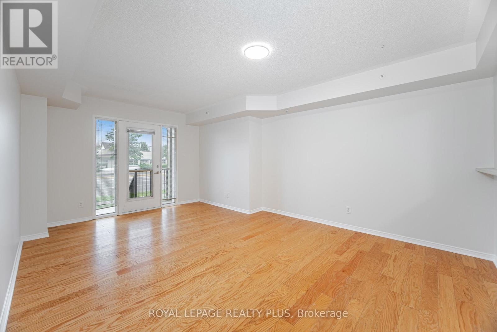 Photo 8 of 107 5100 Winston Churchill Boulevard, Mississauga ON