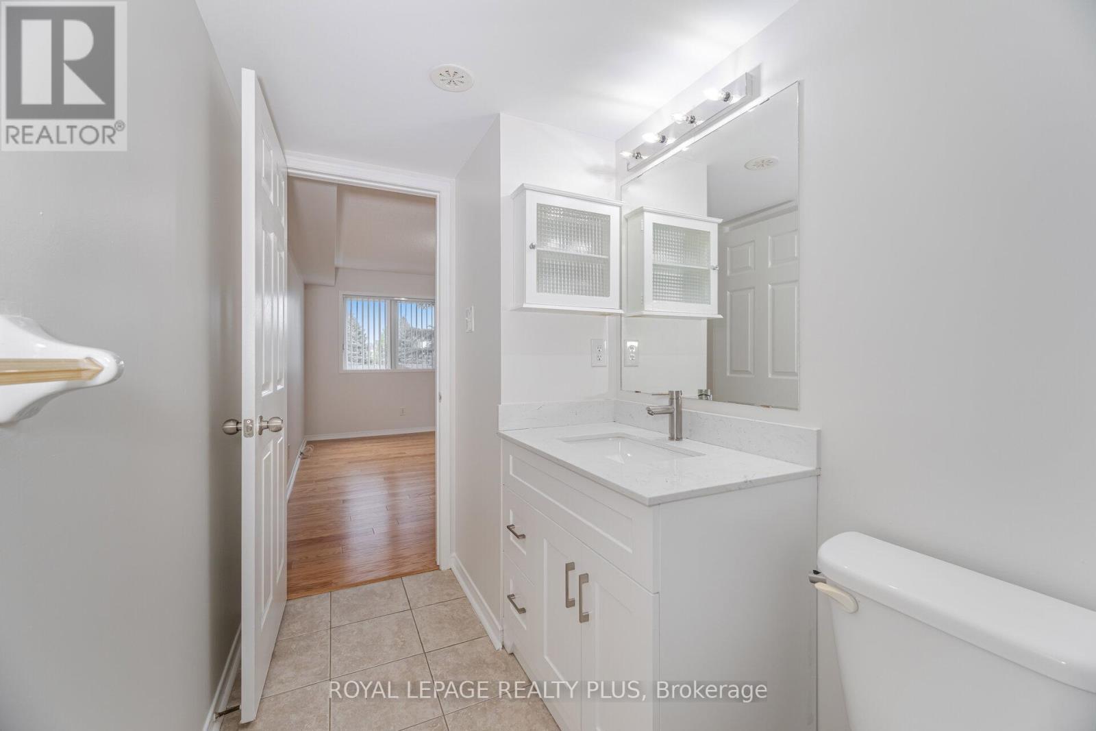 Photo 12 of 107 5100 Winston Churchill Boulevard, Mississauga ON