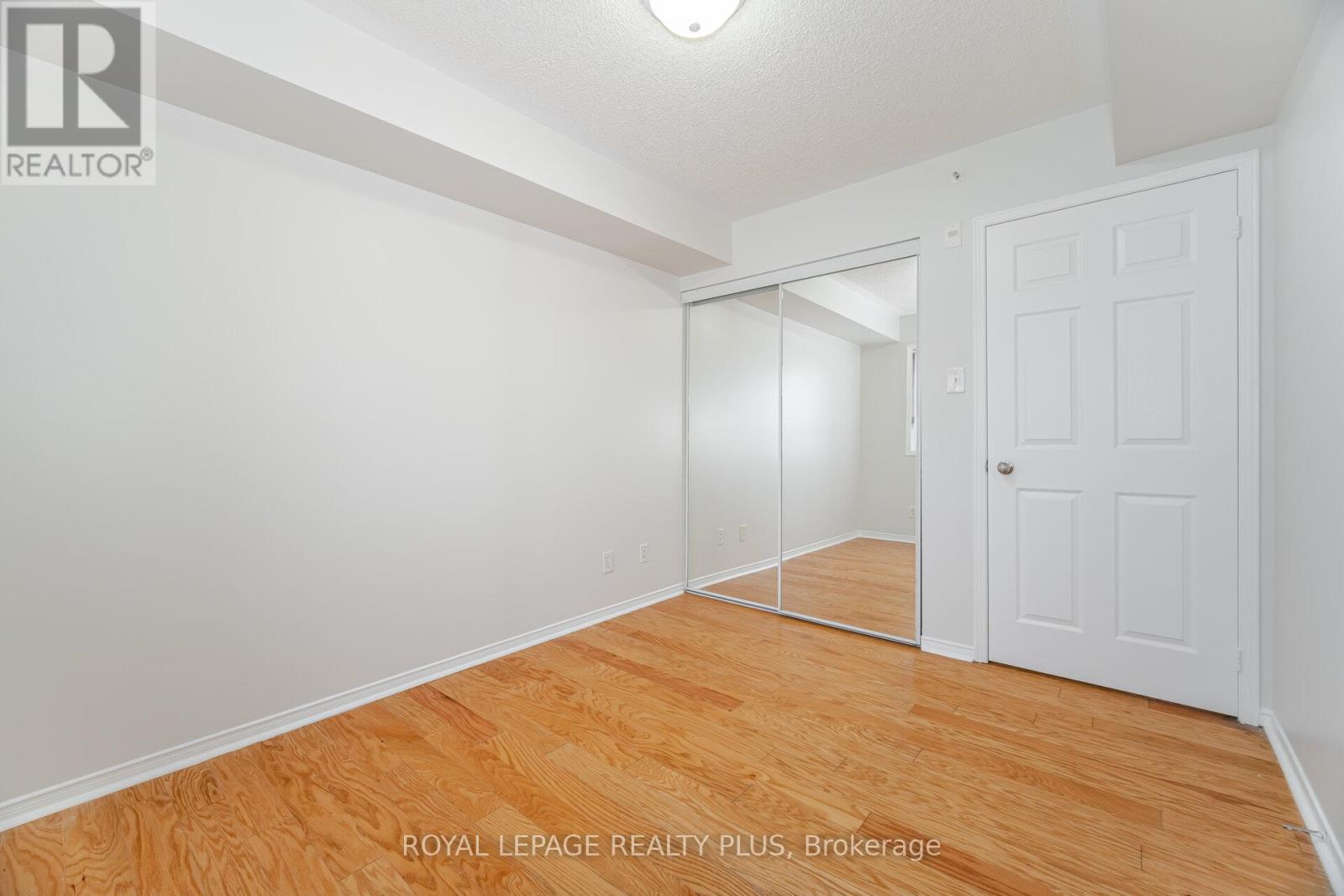 Photo 16 of 107 5100 Winston Churchill Boulevard, Mississauga ON