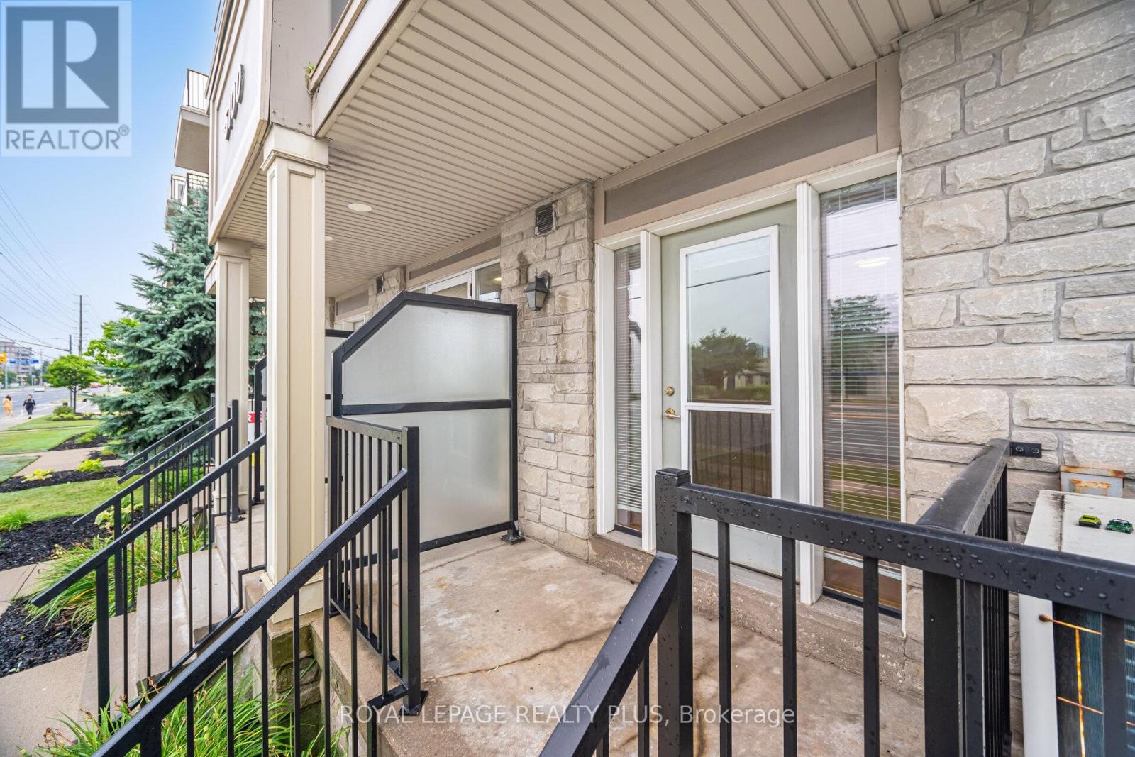 Photo 4 of 107 5100 Winston Churchill Boulevard, Mississauga ON