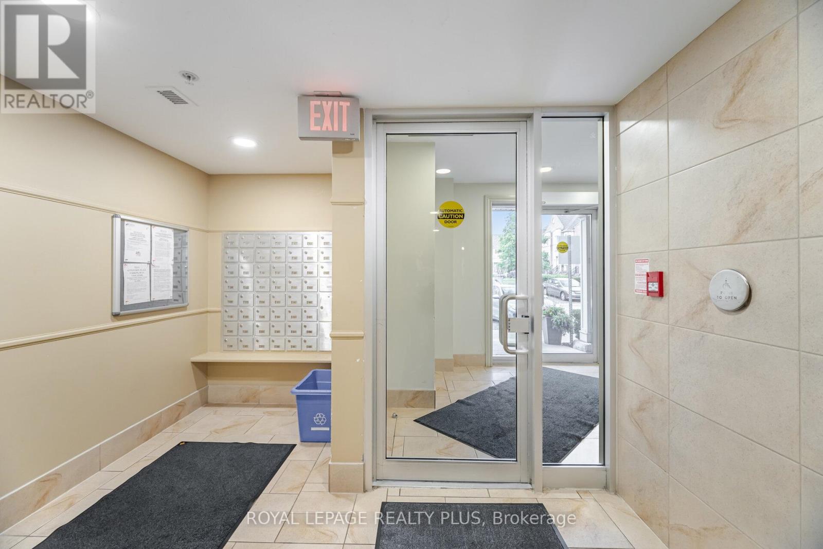 Photo 9 of 107 5100 Winston Churchill Boulevard, Mississauga ON