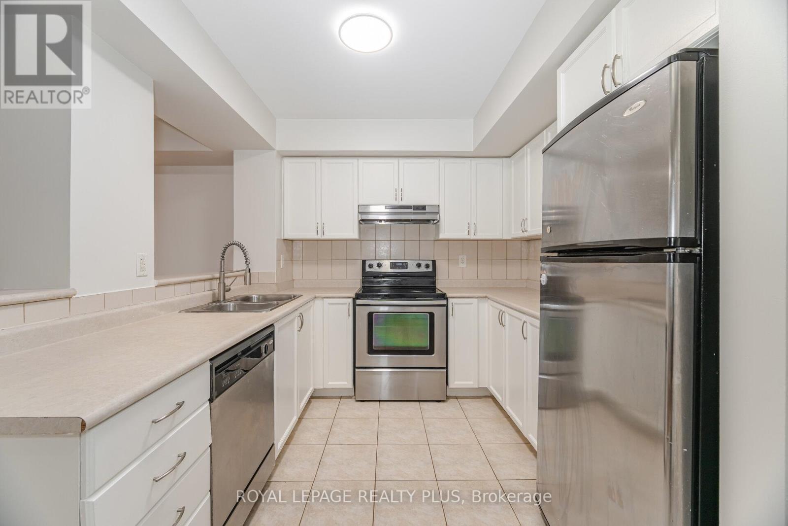 Photo 7 of 107 5100 Winston Churchill Boulevard, Mississauga ON