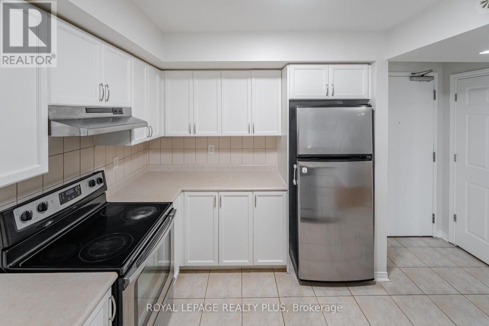 Photo 3 of 107 5100 Winston Churchill Boulevard, Mississauga ON