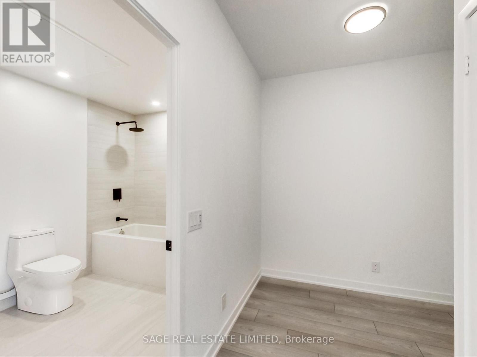 Photo 8 of 1401 285 Dufferin Street, Toronto ON