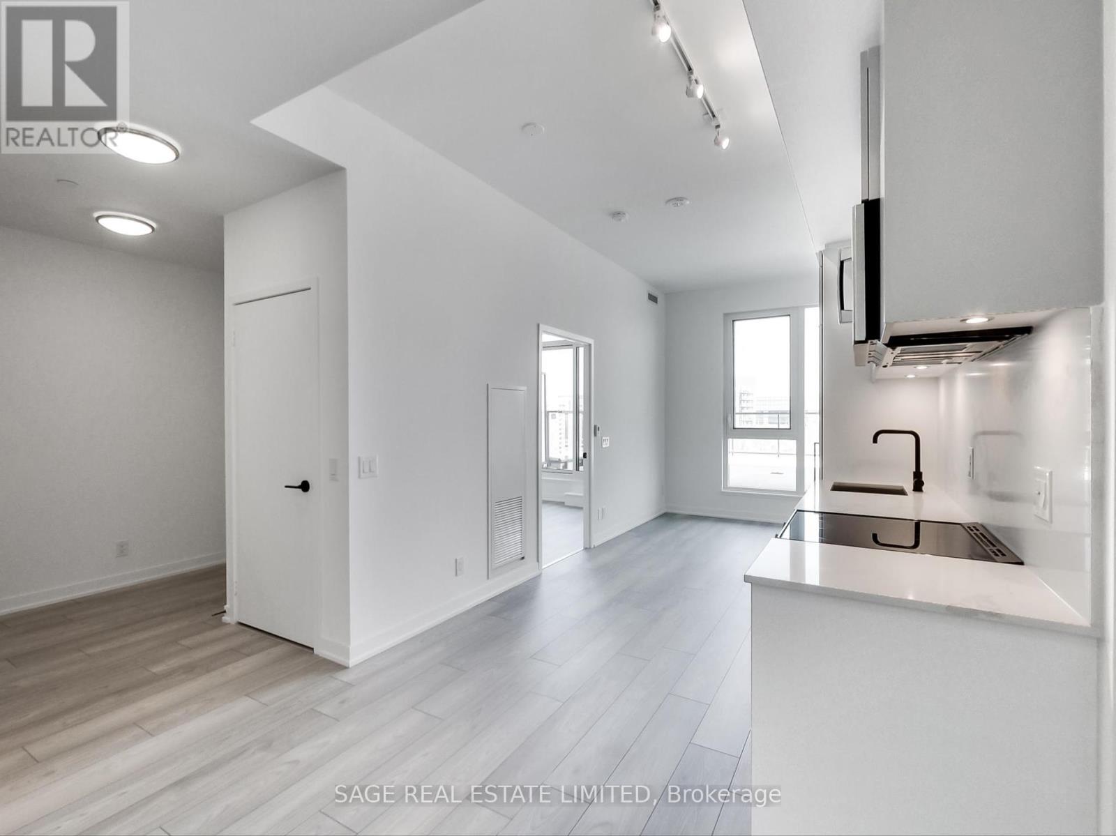 Photo 2 of 1401 285 Dufferin Street, Toronto ON