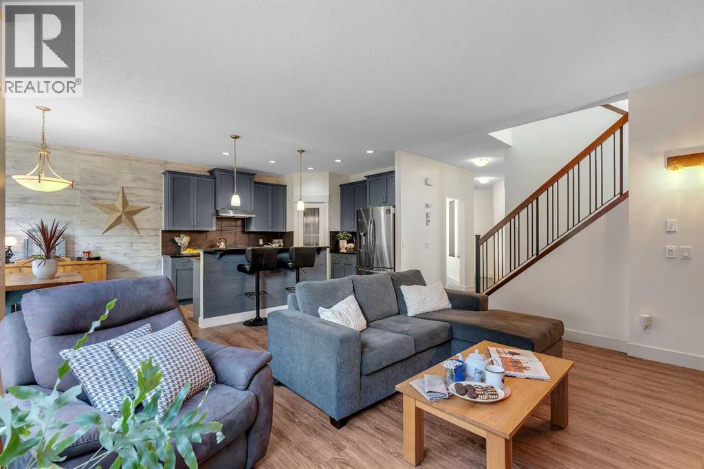 Photo 2 of 51 Heritage Hill, Cochrane AB