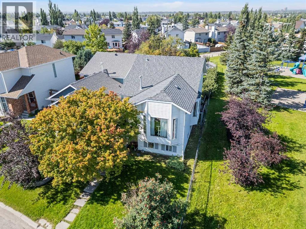 Photo 4 of 31 Rivercrest Crescent Se, Calgary AB