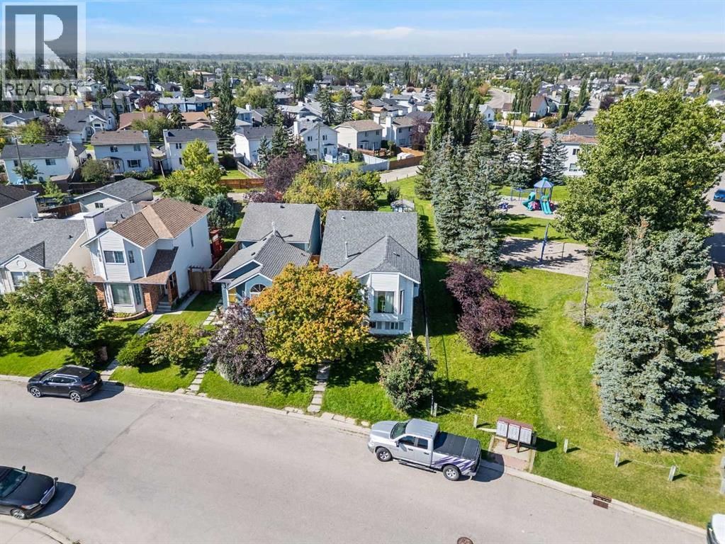 Photo 1 of 31 Rivercrest Crescent Se, Calgary AB