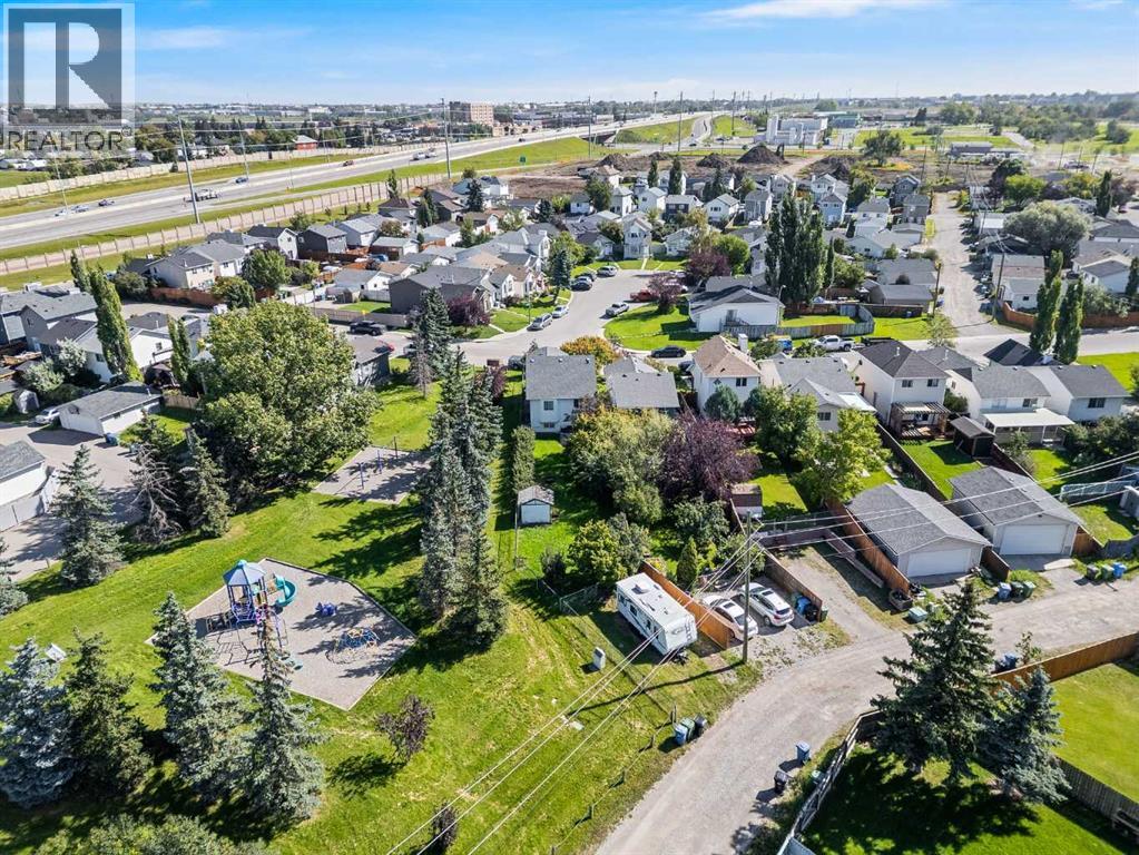 Photo 2 of 31 Rivercrest Crescent Se, Calgary AB
