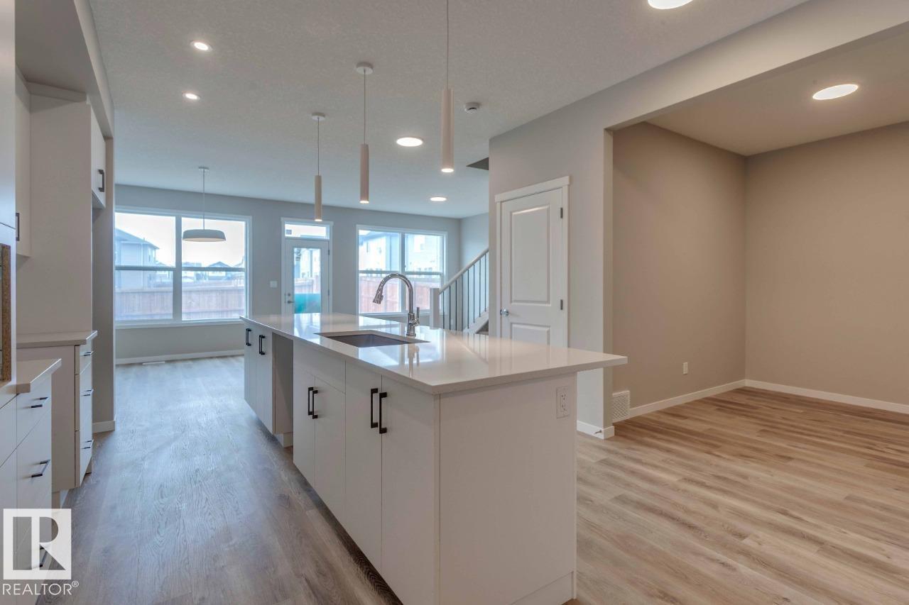 Photo 33 of 22918 95 A Av Nw, Edmonton AB