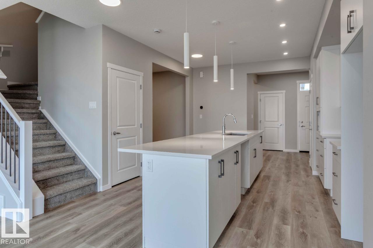Photo 4 of 22918 95 A Av Nw, Edmonton AB
