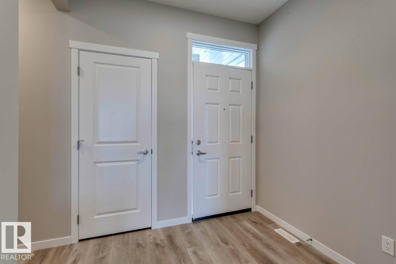 Photo 15 of 22918 95 A Av Nw, Edmonton AB
