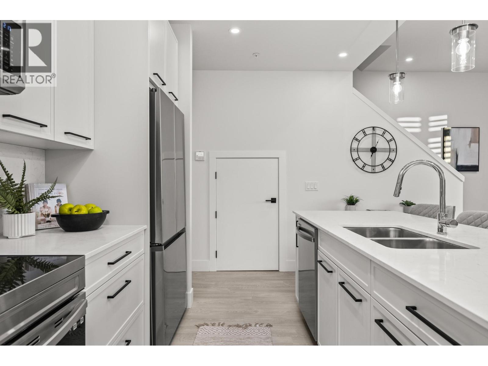  1228 Pacific Avenue, Kelowna