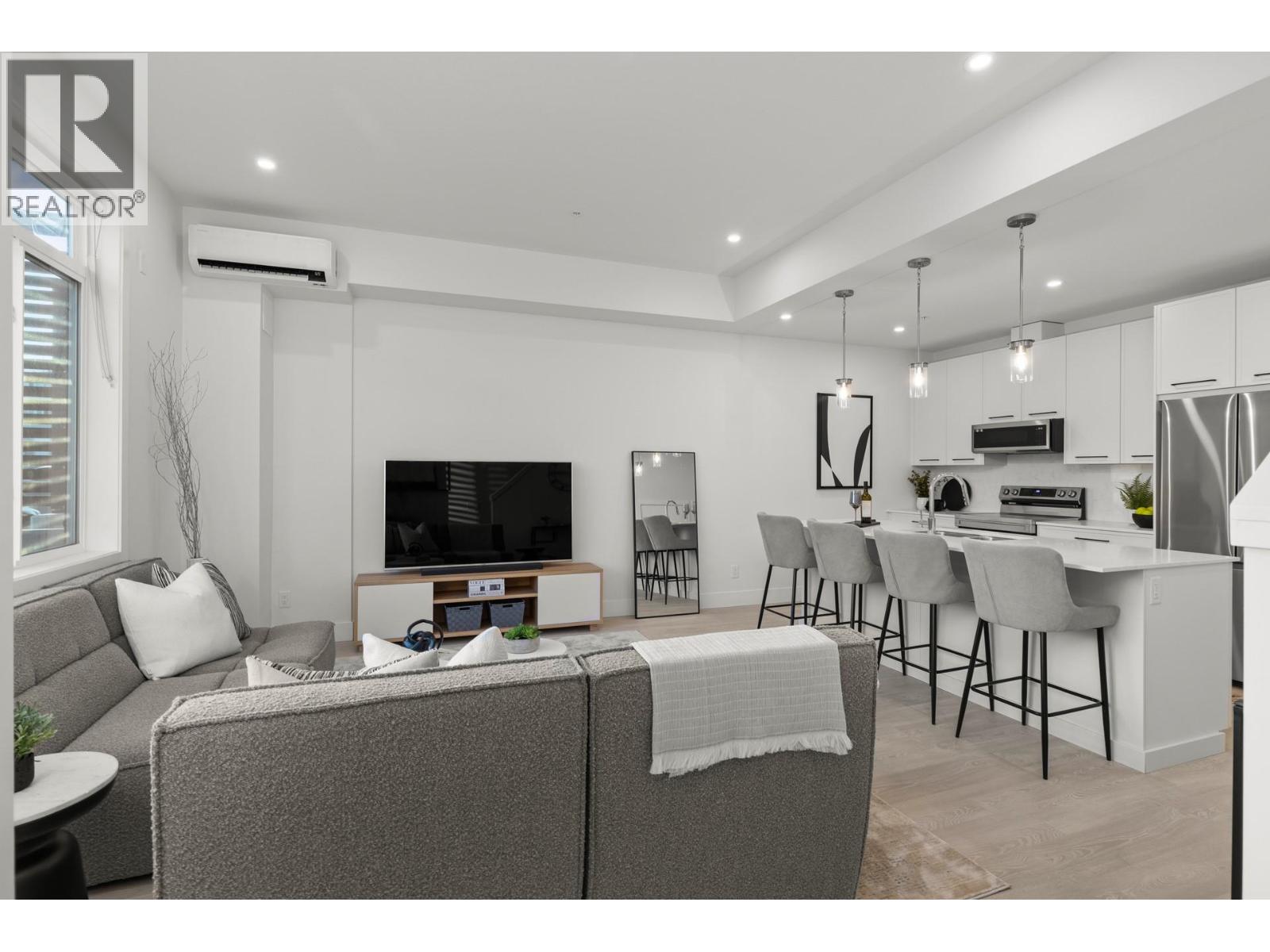  1228 Pacific Avenue, Kelowna