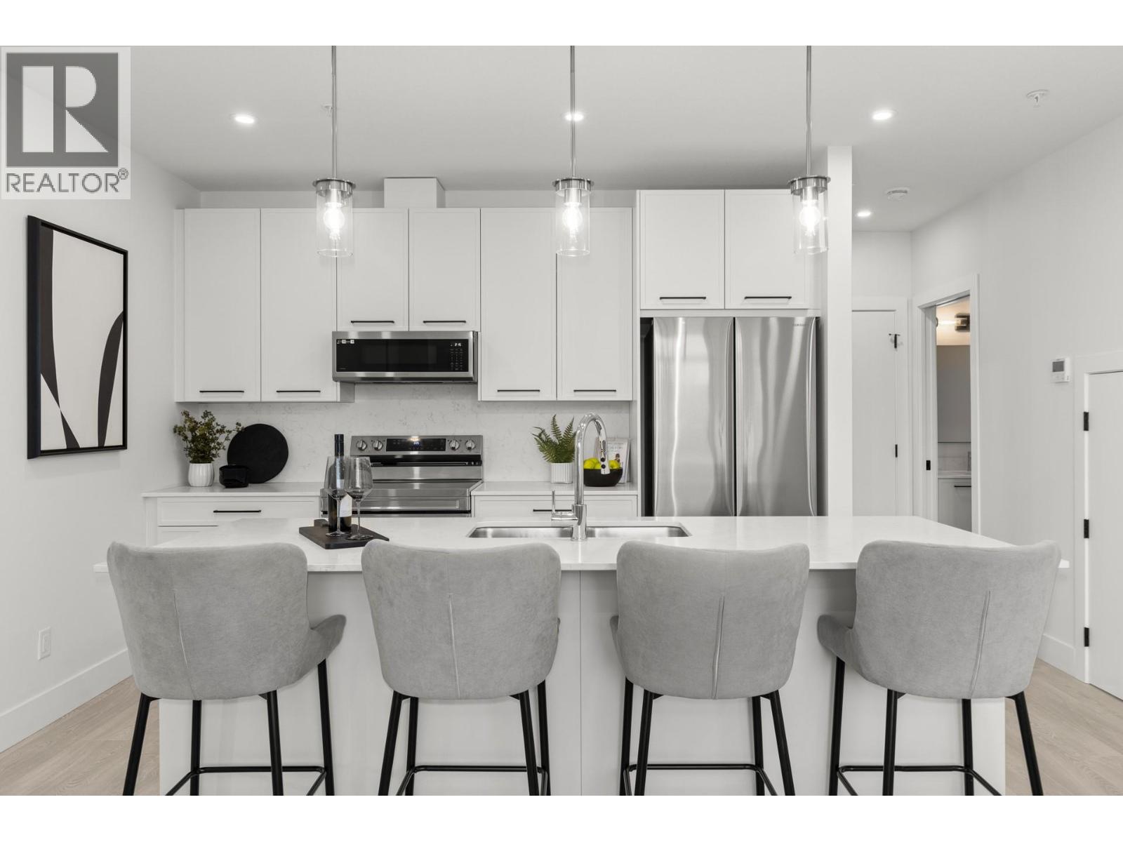  1228 Pacific Avenue, Kelowna