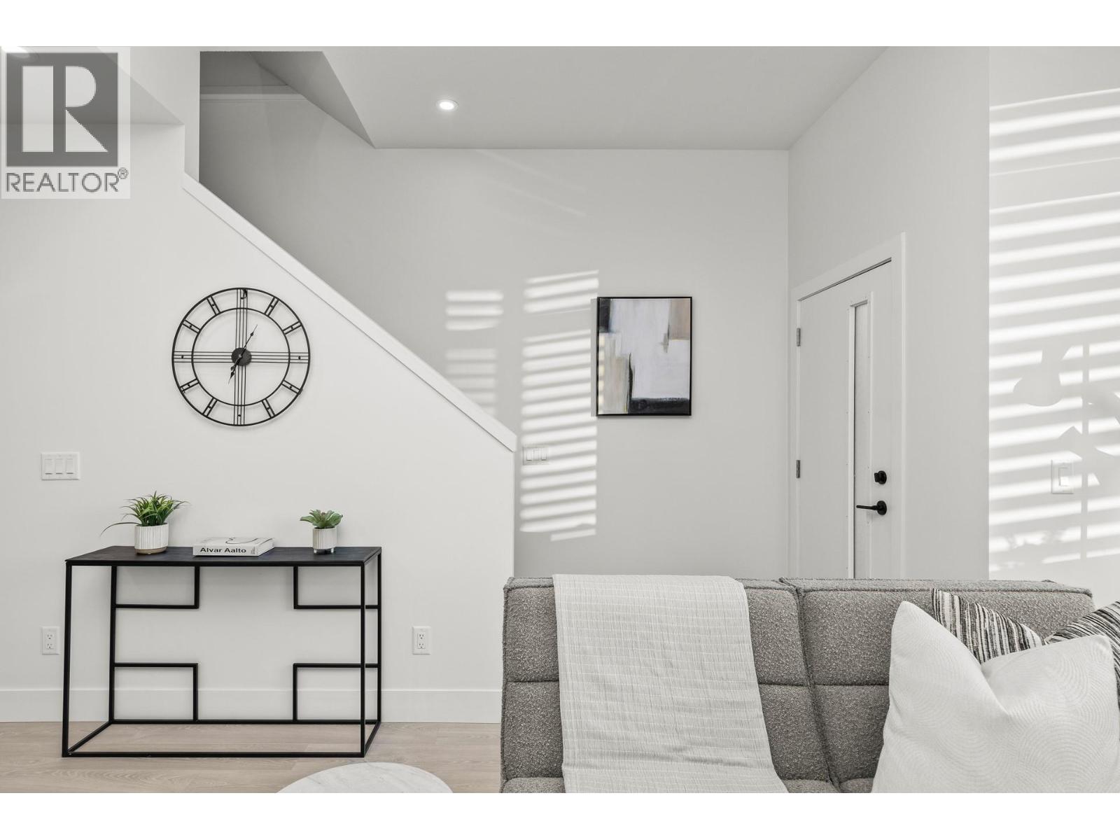  1228 Pacific Avenue, Kelowna