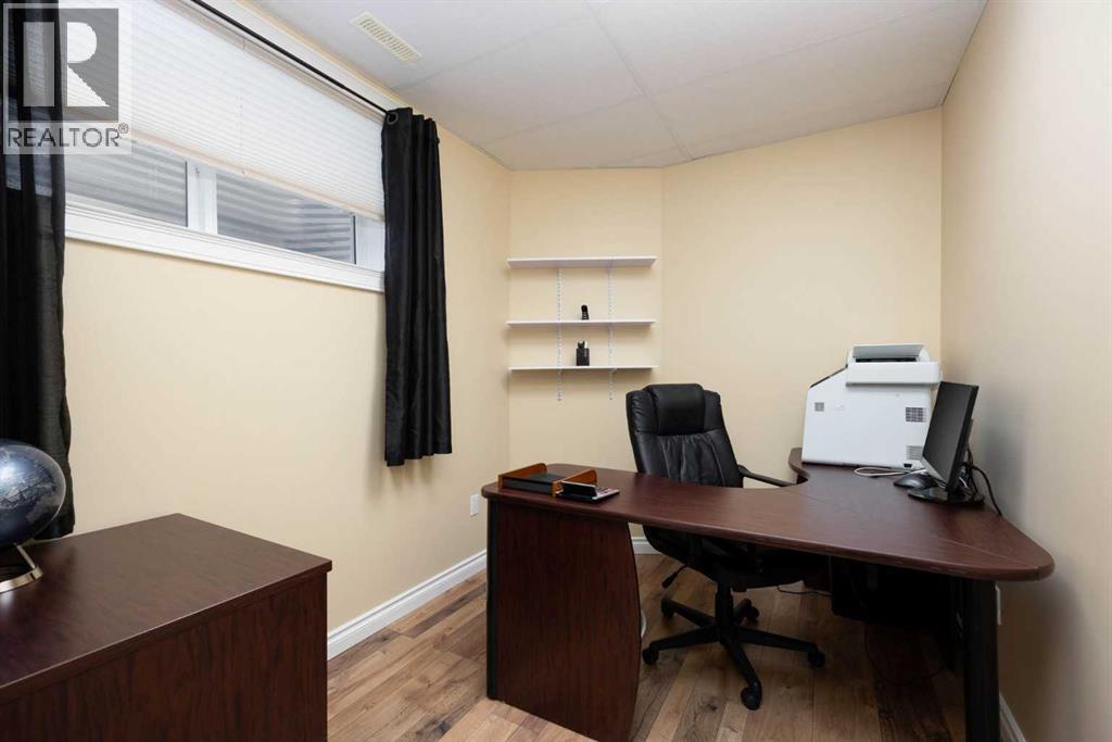 Photo 2 of 228 Coyote Crescent, Fort Mcmurray AB