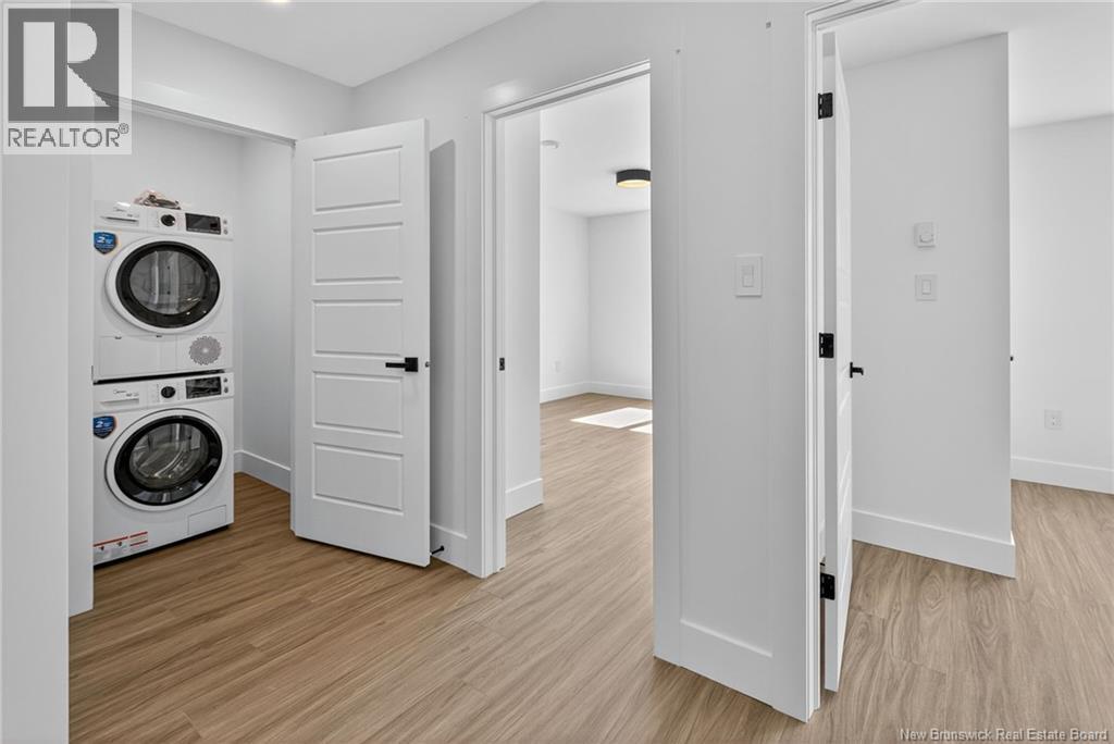 18 WEAVERS WAY - 14