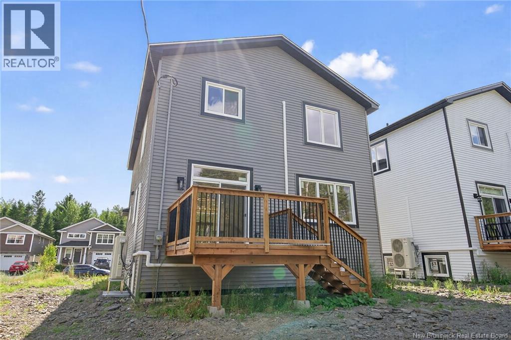 18 WEAVERS WAY - 2