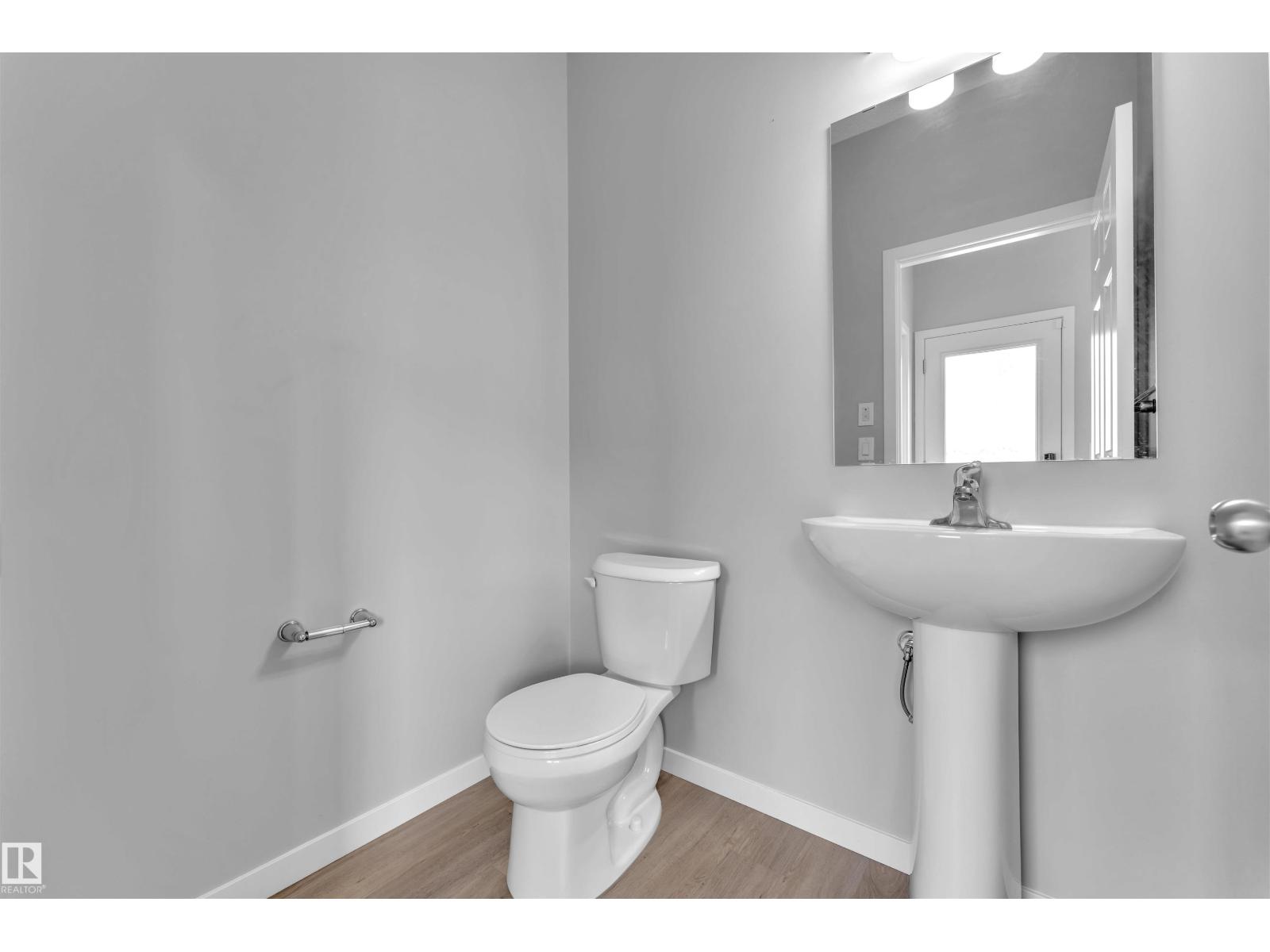 Photo 10 of 1239 16 Av Nw, Edmonton AB