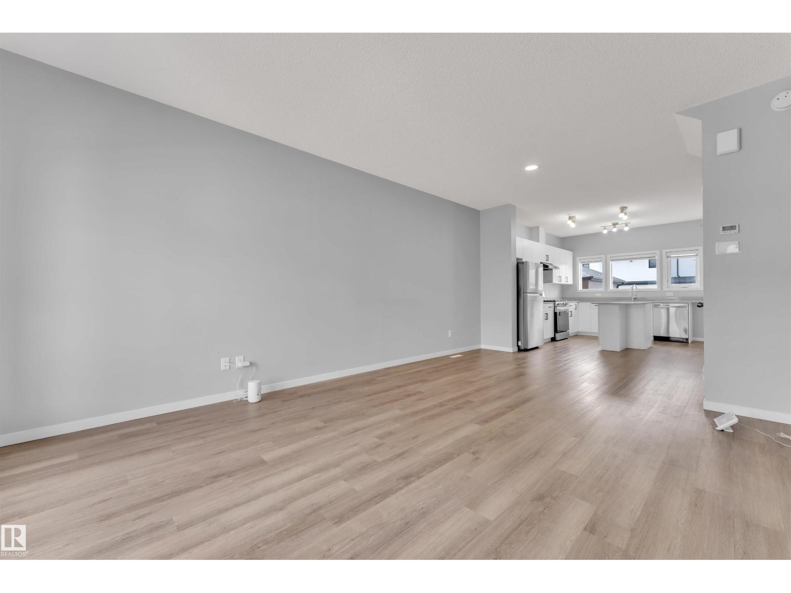 Photo 4 of 1239 16 Av Nw, Edmonton AB
