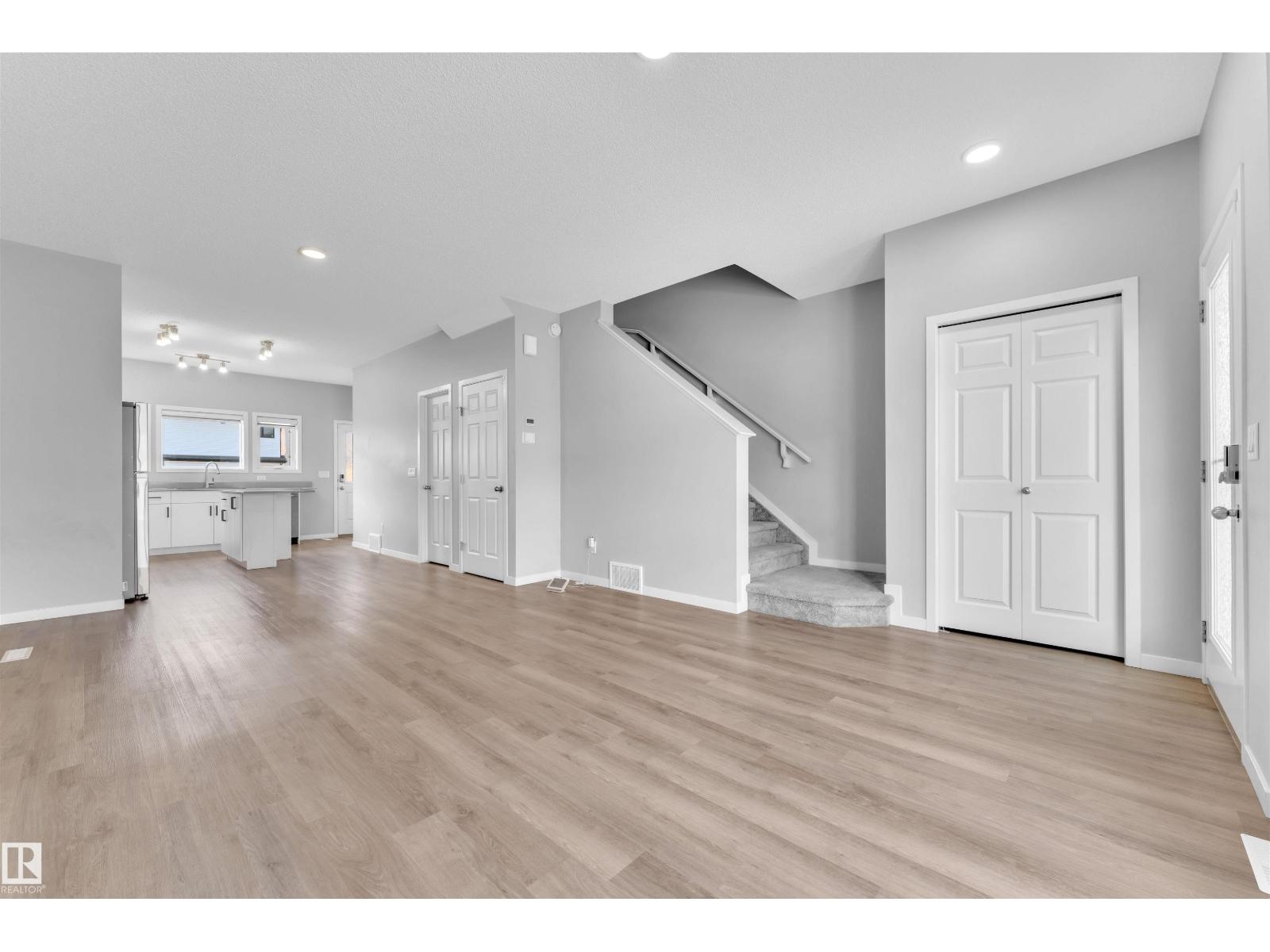 Photo 5 of 1239 16 Av Nw, Edmonton AB