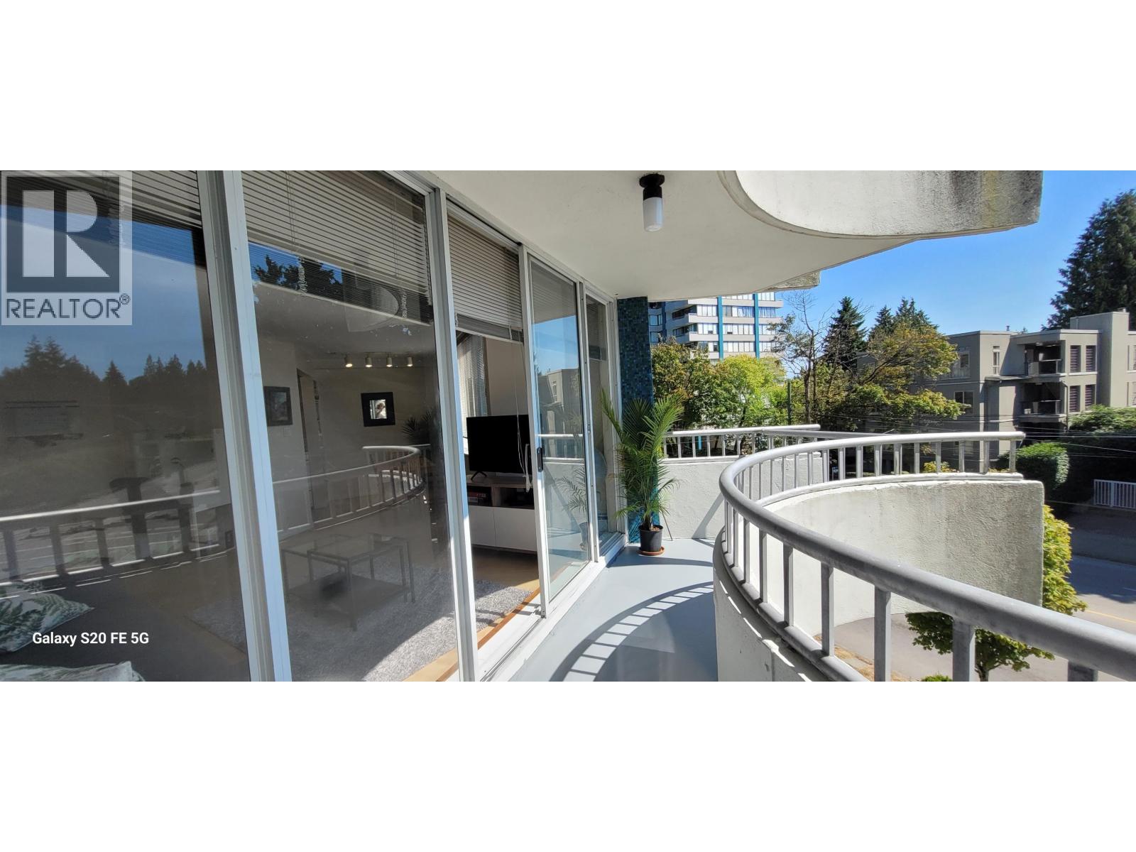 Photo 7 of 303 4691 W 10th Avenue, Vancouver BC
