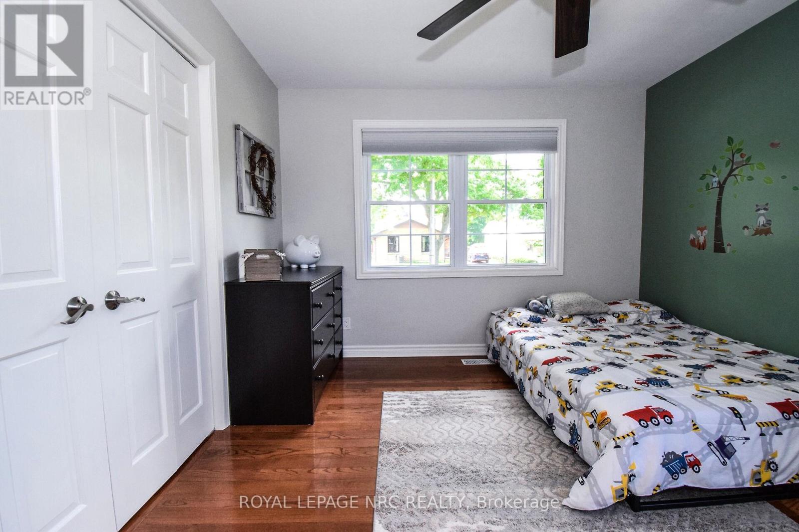 Photo 10 of 4 Belair Drive, St Catharines ON