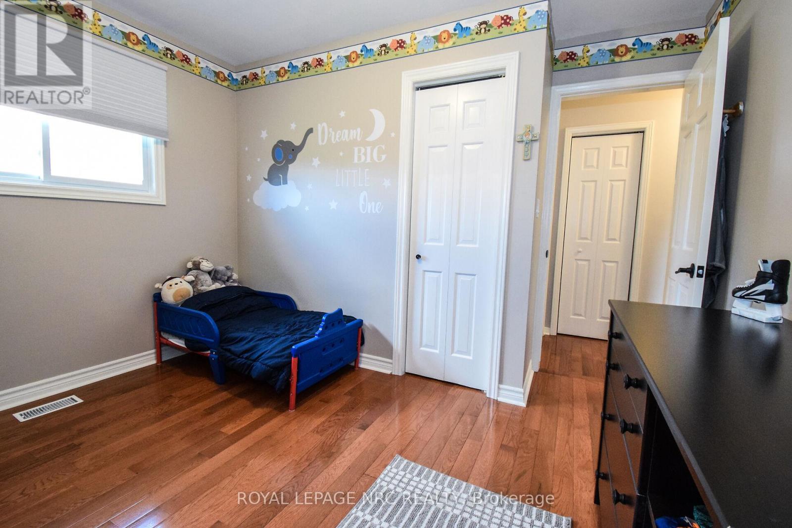 Photo 8 of 4 Belair Drive, St Catharines ON