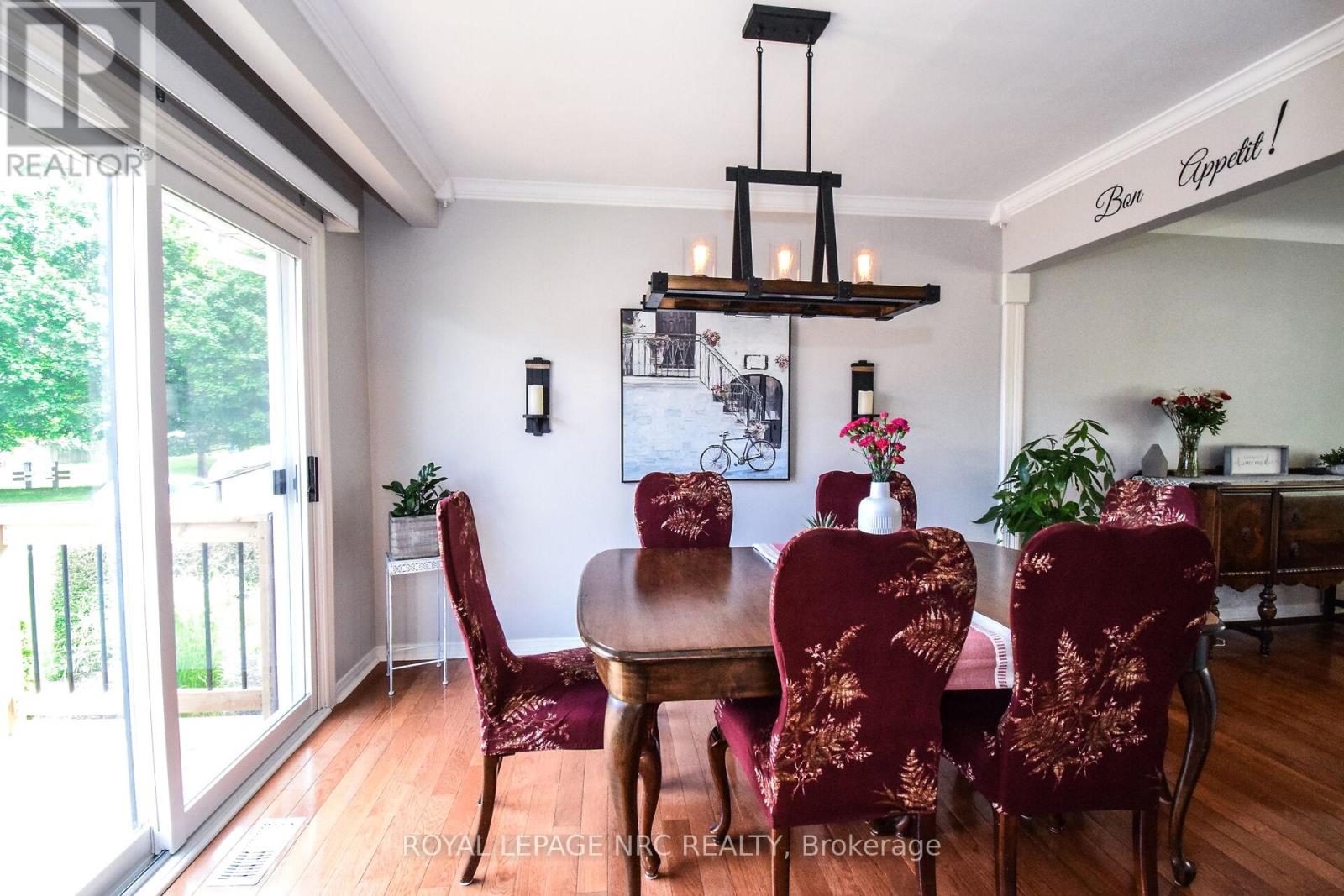 Photo 11 of 4 Belair Drive, St Catharines ON