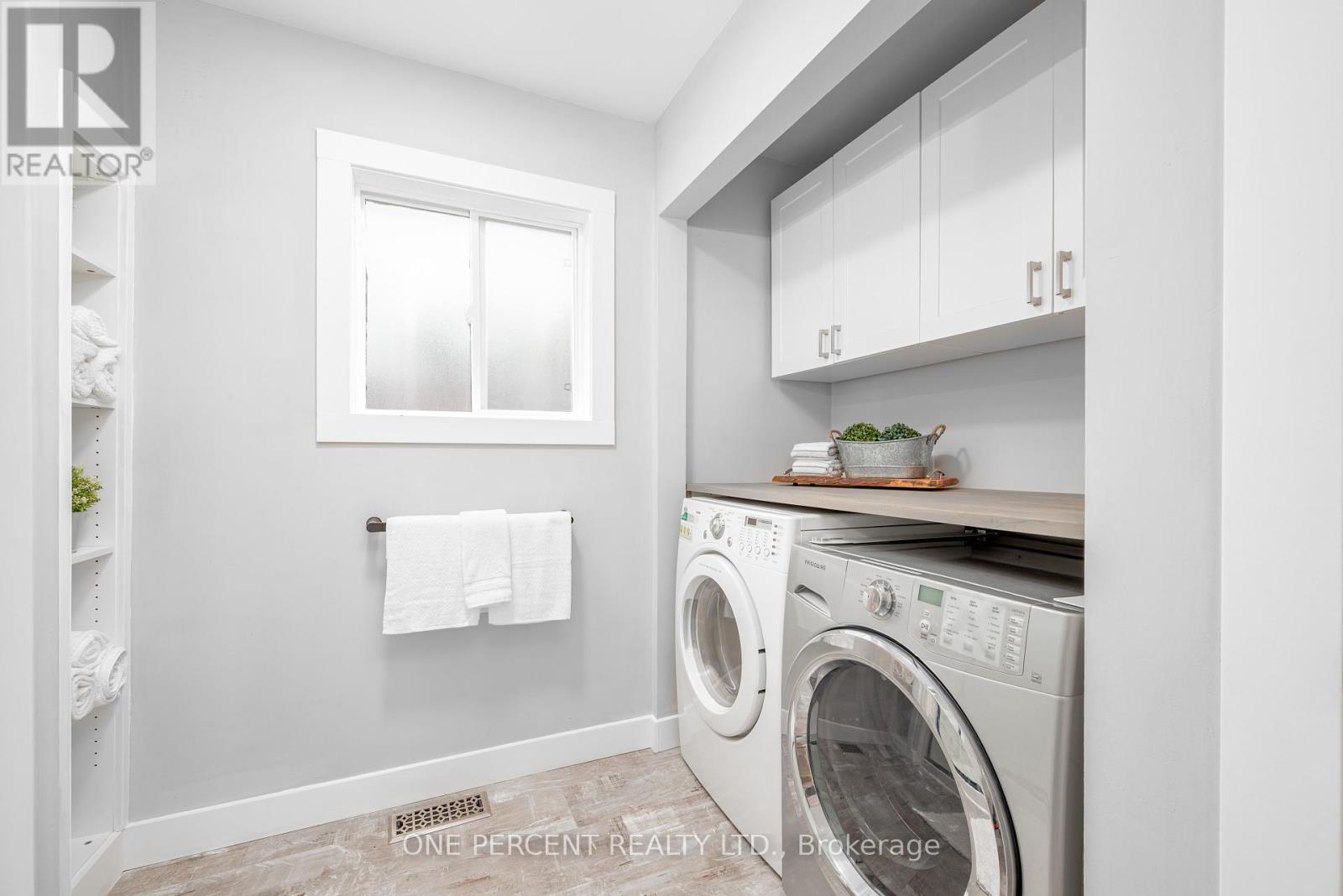 Photo 13 of 406 Peter Street N, Orillia ON