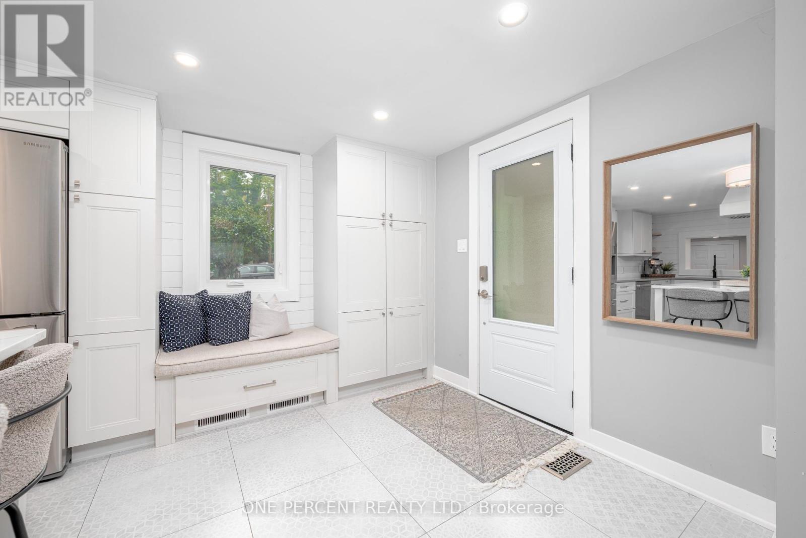 Photo 2 of 406 Peter Street N, Orillia ON