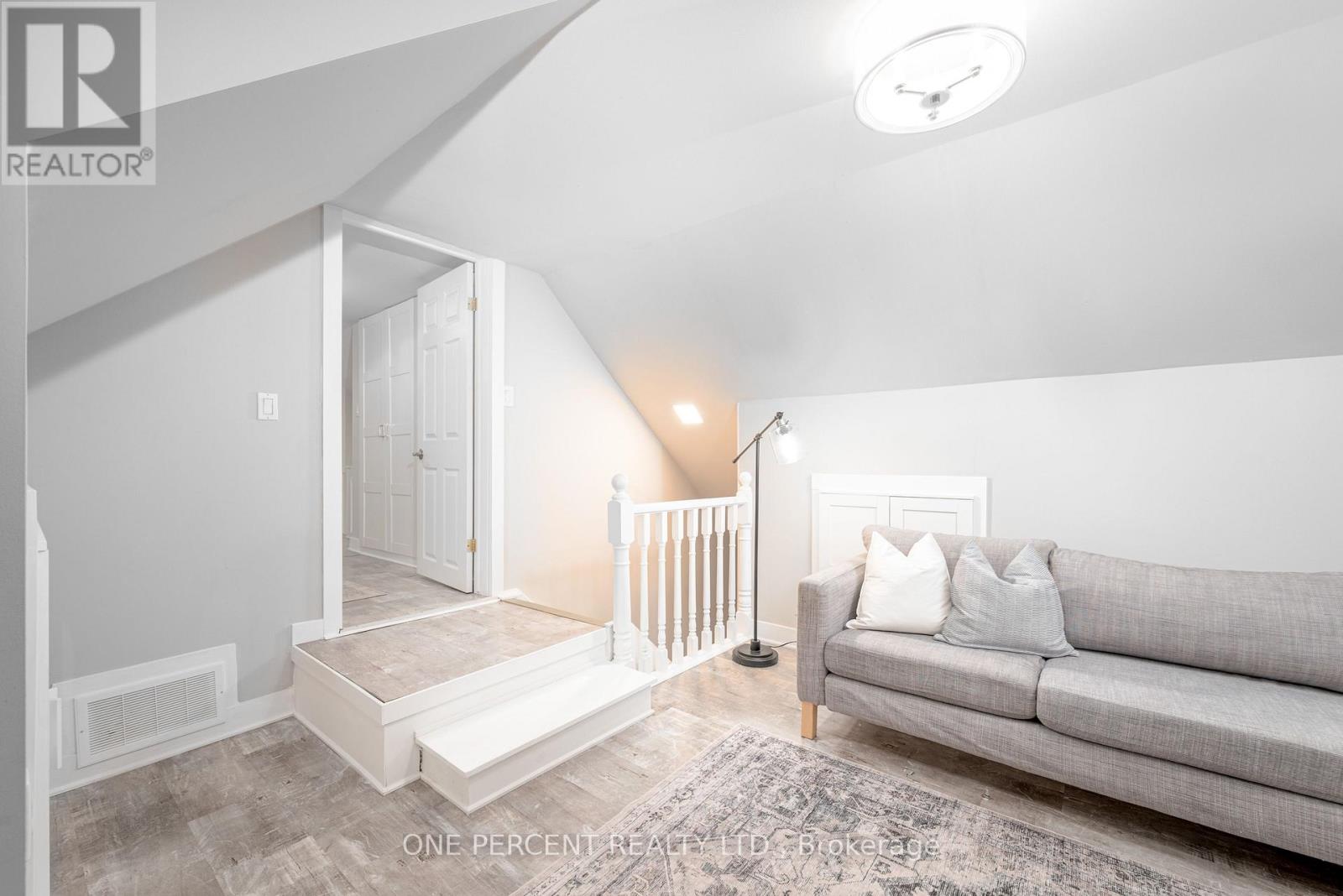 Photo 9 of 406 Peter Street N, Orillia ON