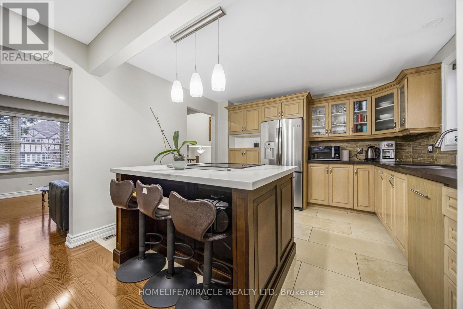Photo 5 of 38 River View Drive, Brampton ON