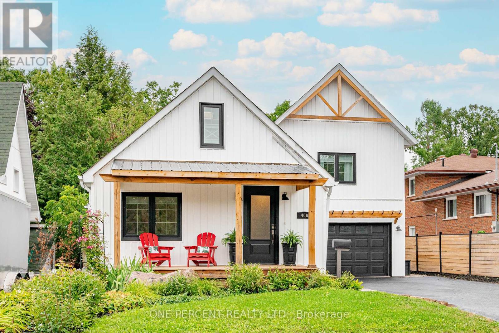 Photo 8 of 406 Peter Street N, Orillia ON
