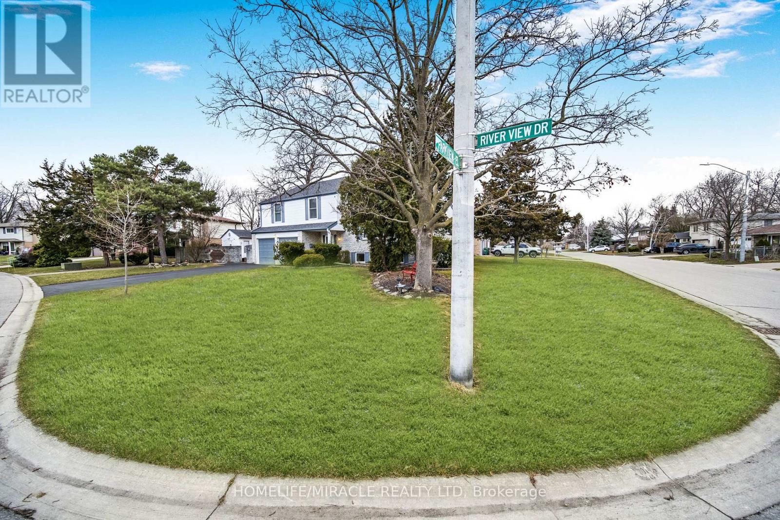 Photo 29 of 38 River View Drive, Brampton ON