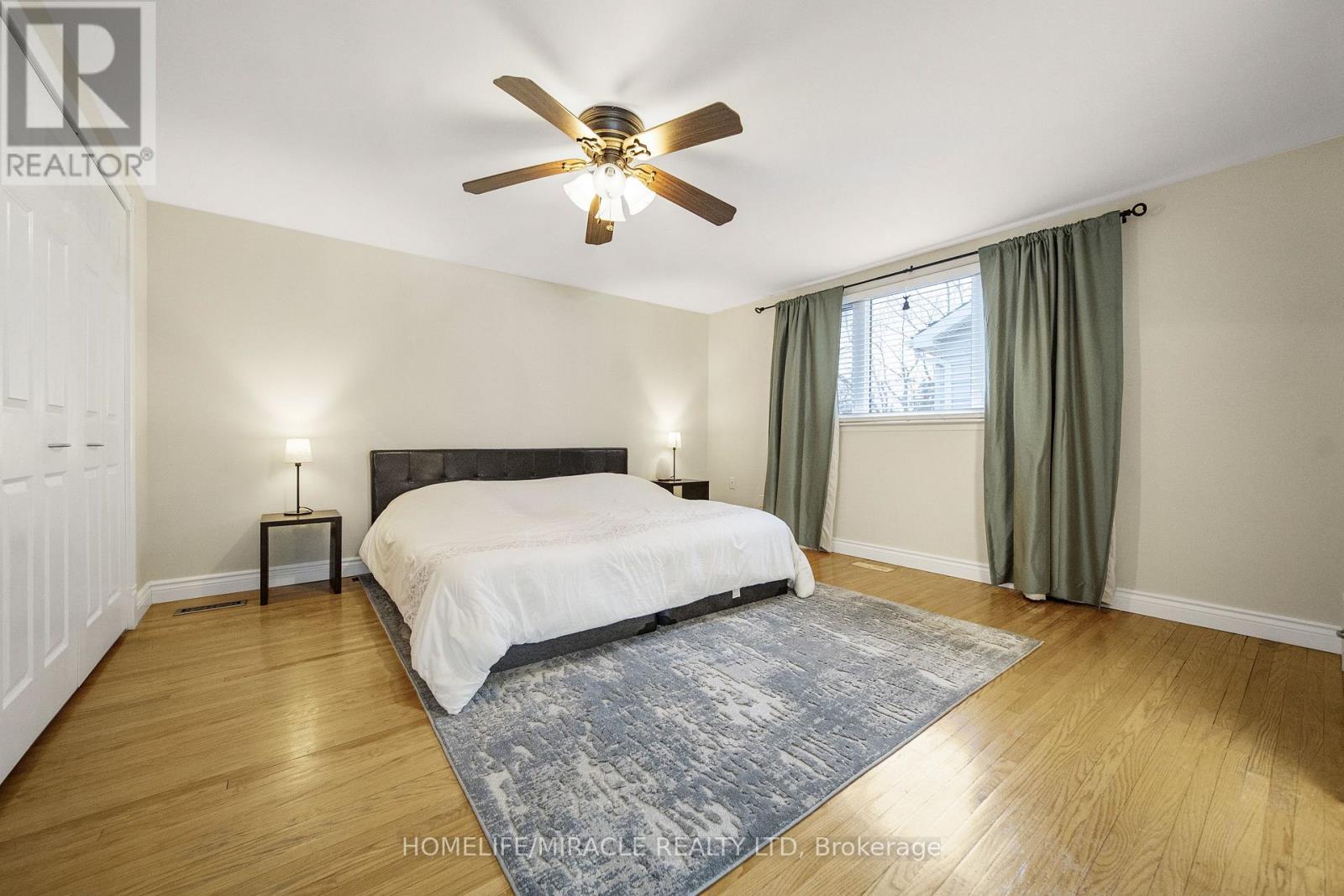 Photo 7 of 38 River View Drive, Brampton ON