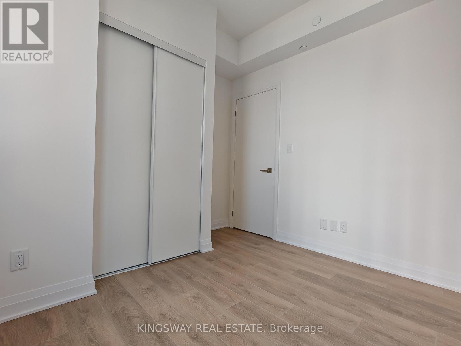 Photo 2 of 1510 4015 The Exchange, Mississauga ON