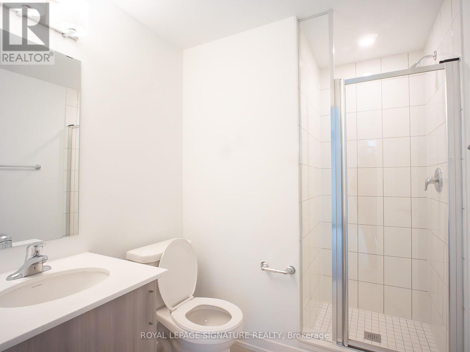 Photo 16 of 64 B Tisdale Avenue, Toronto ON