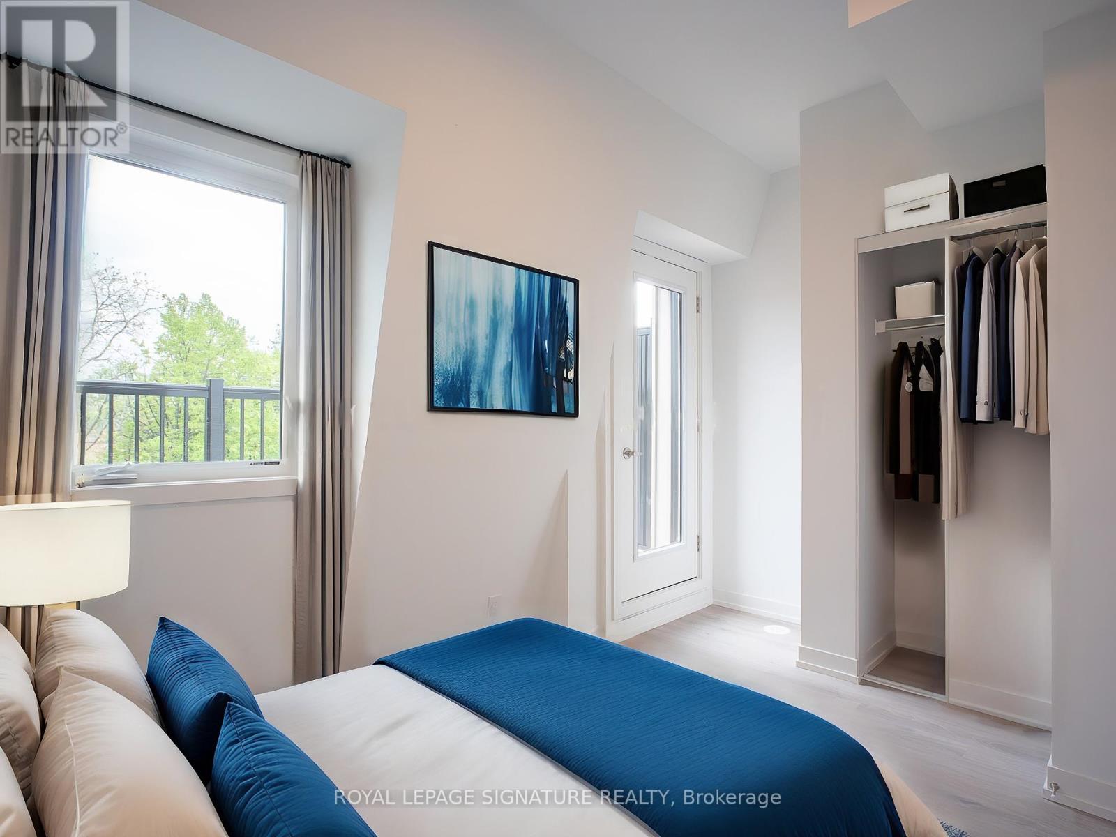 Photo 18 of 64 B Tisdale Avenue, Toronto ON