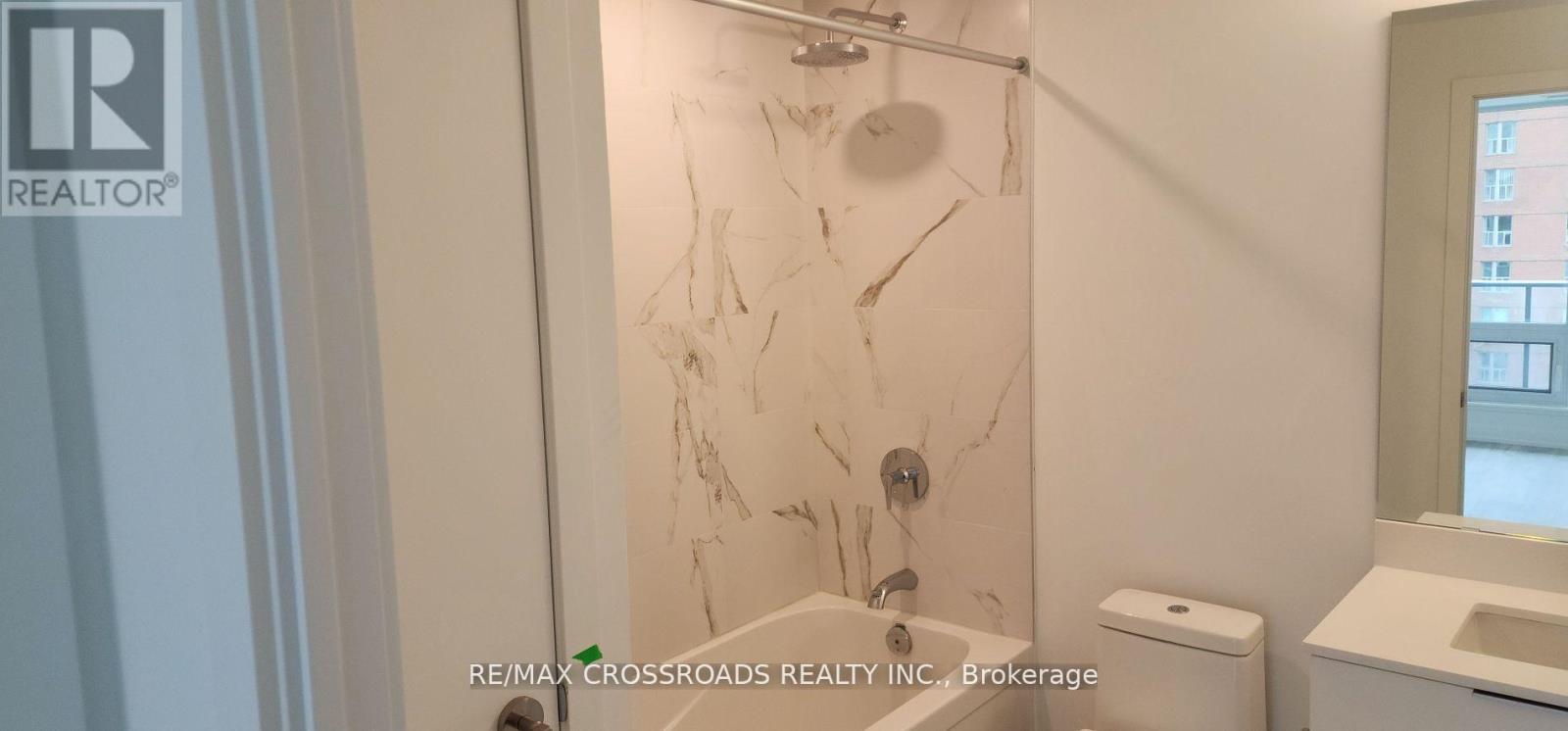 Photo 5 of 510 8 Olympic Garden Drive, Toronto ON