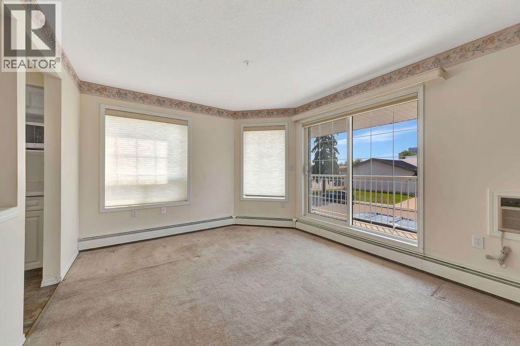 Photo 14 of 104 5120 49 Street, Lloydminster AB