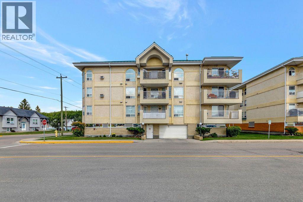 Photo 11 of 104 5120 49 Street, Lloydminster AB