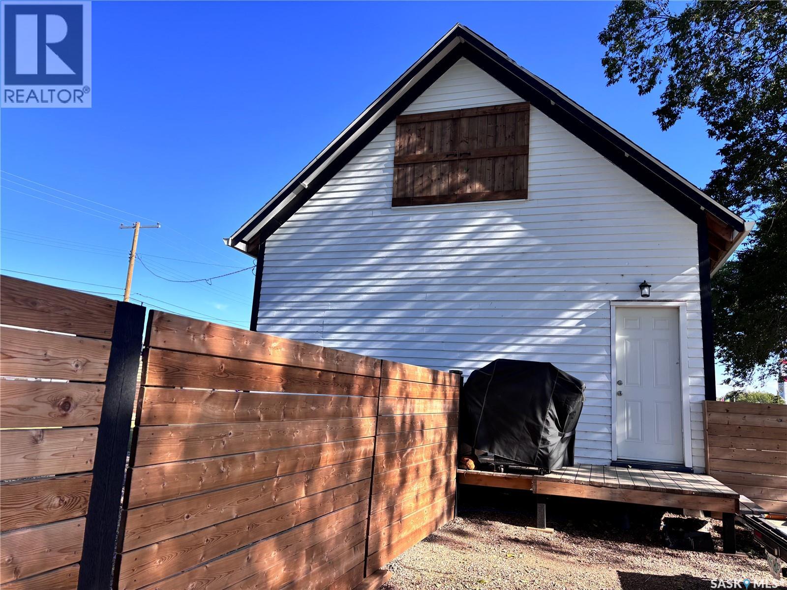 Photo 18 of 780 Railway Avenue, Elbow SK