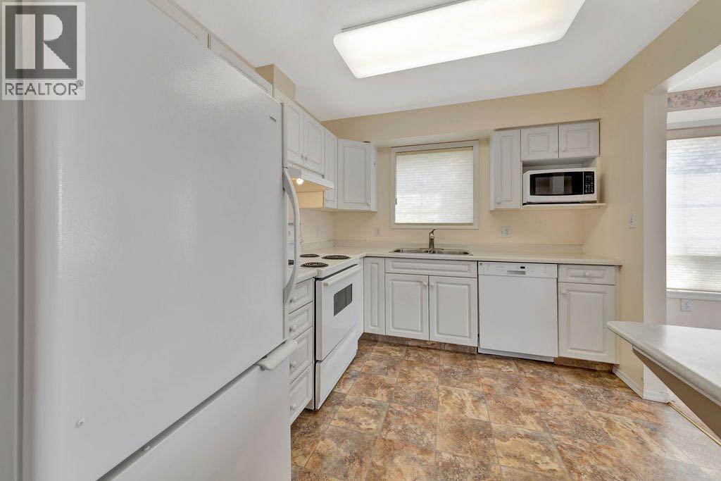 Photo 2 of 104 5120 49 Street, Lloydminster AB