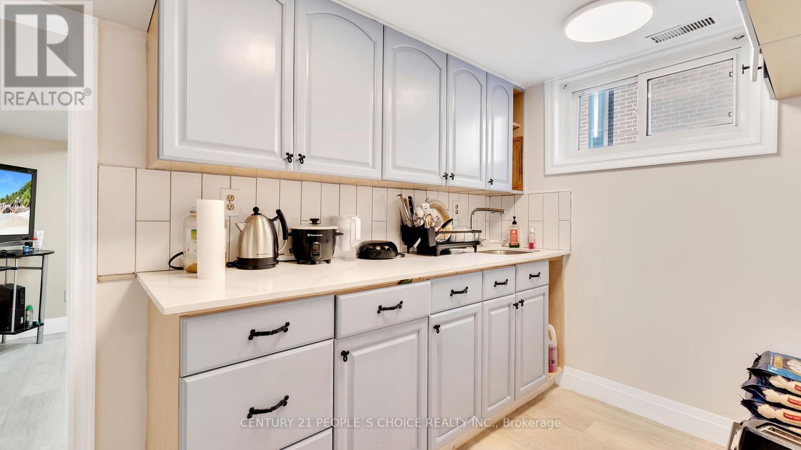 Photo 20 of 105 Byng Avenue, Oshawa ON