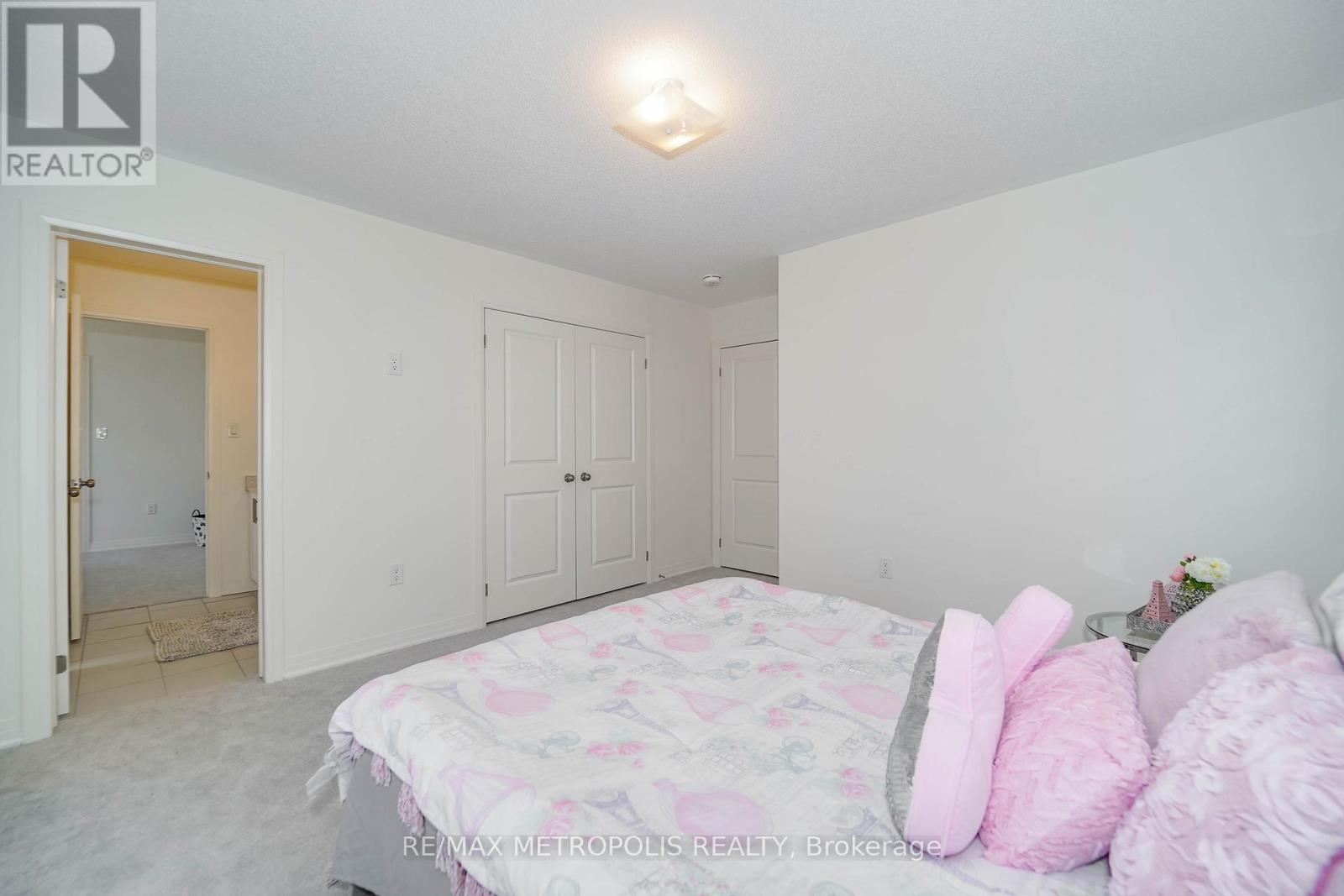 Photo 12 of 11 Yacht Drive, Clarington ON