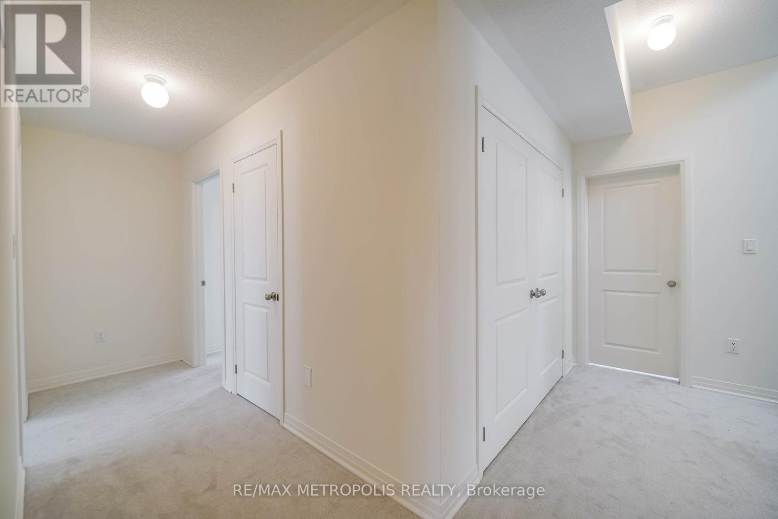 Photo 28 of 11 Yacht Drive, Clarington ON